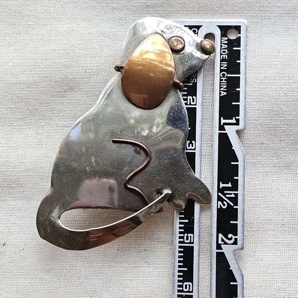 Dog Brooch Silver Tone w/Copper. - Picture 4 of 5